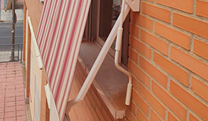 Toldos en Cobeña.